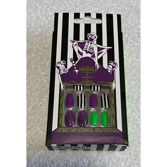 Beetle juice X Revolution Press-On Nails and Eyelashes - Picture 2 of 3